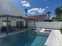 Building Photo - 3321 SW 51st St