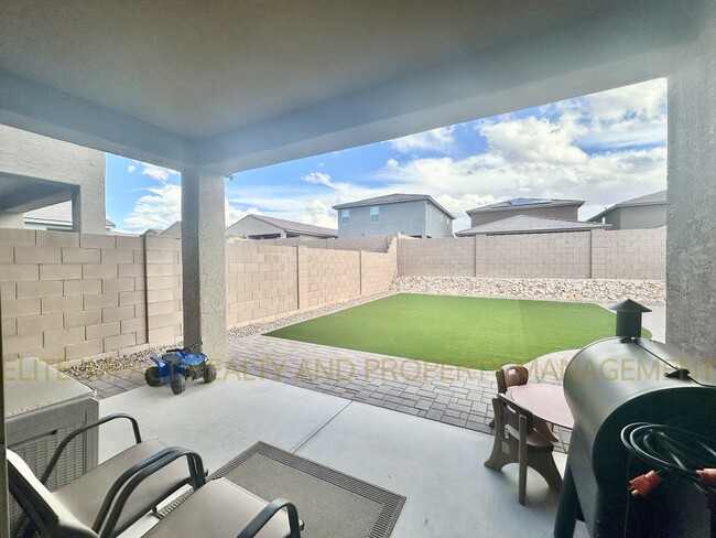 Building Photo - 7755 S Via Casa De Campo