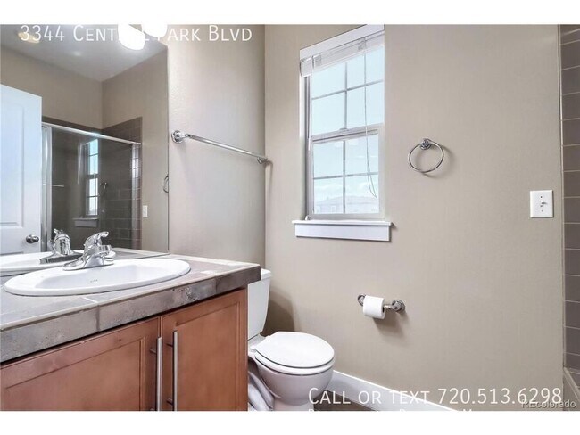 Building Photo - 3344 Central Park Blvd