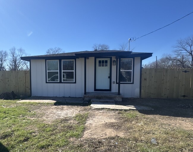 Building Photo - 1128 Texas St