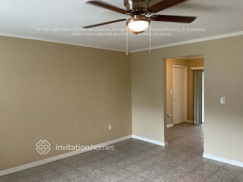 Building Photo - 3227 Lenwood Dr