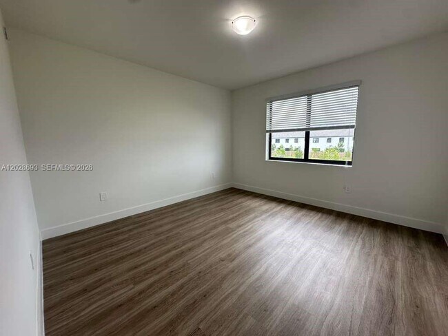Building Photo - 1280 N Flagler Ave