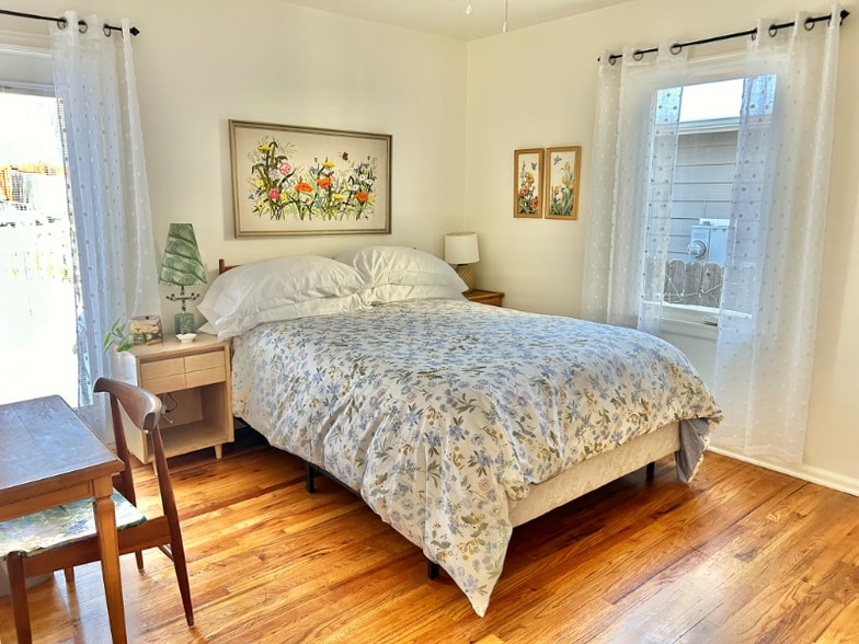 Building Photo - 1237 Yale Ave