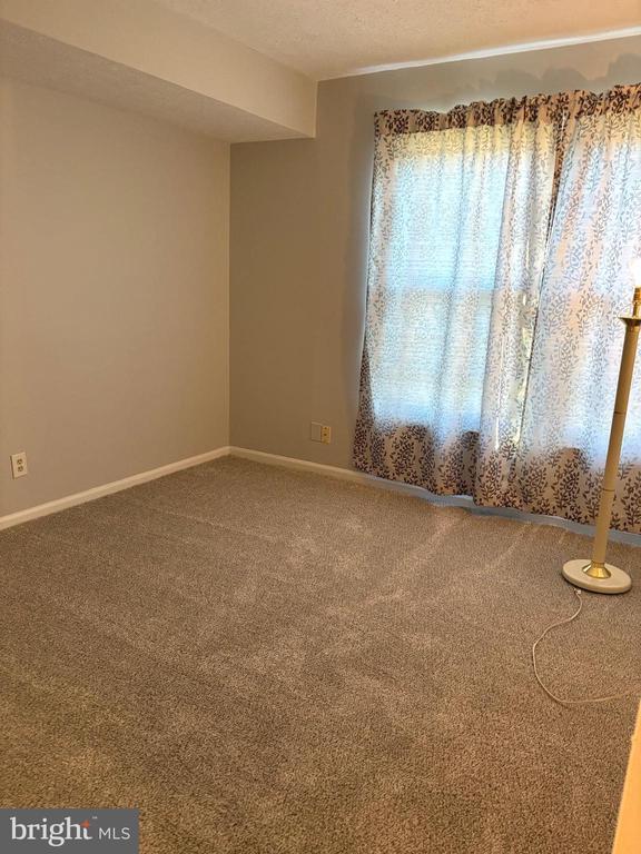 Building Photo - 130 Kenwood Dr