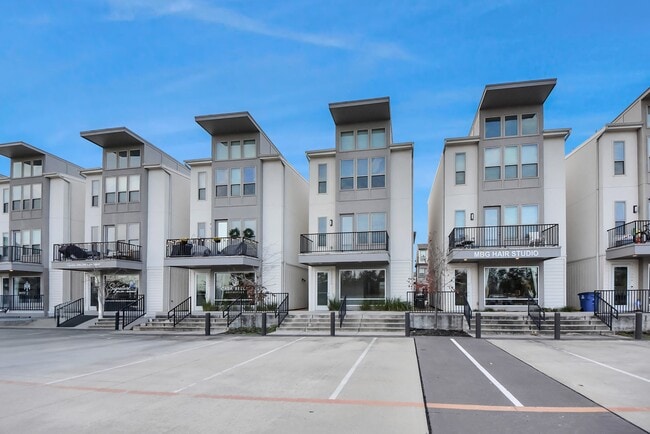 Building Photo - 18716 Centro Main St