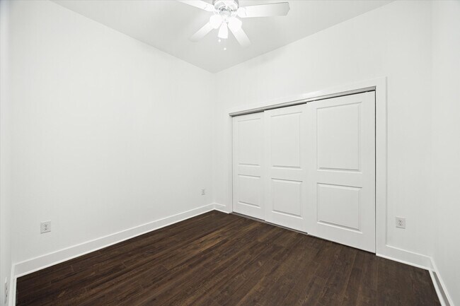 Building Photo - 1011 Studemont St