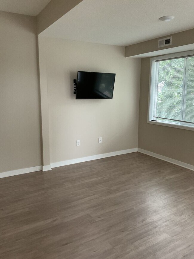 Interior Photo - 4th on Campus
