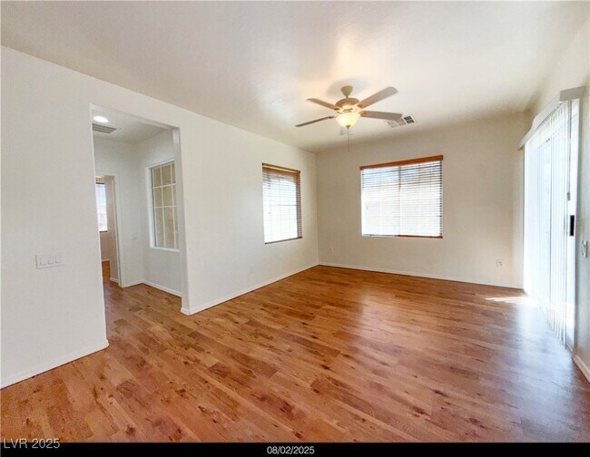 Building Photo - 6868 Sky Pointe Dr