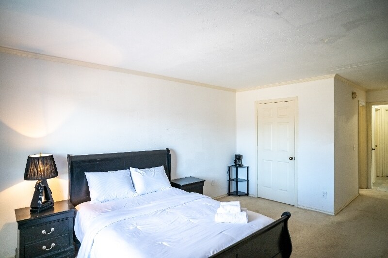 Building Photo - 3706 Bishop Hill Dr