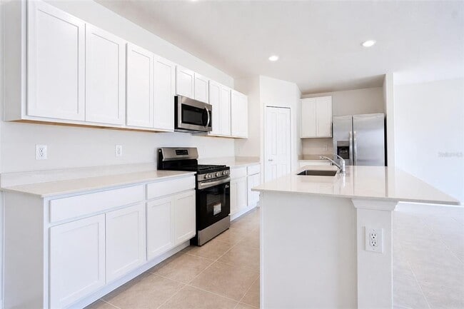 Building Photo - 371 ARTEMIS St