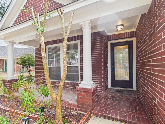 Building Photo - 136 Winter St