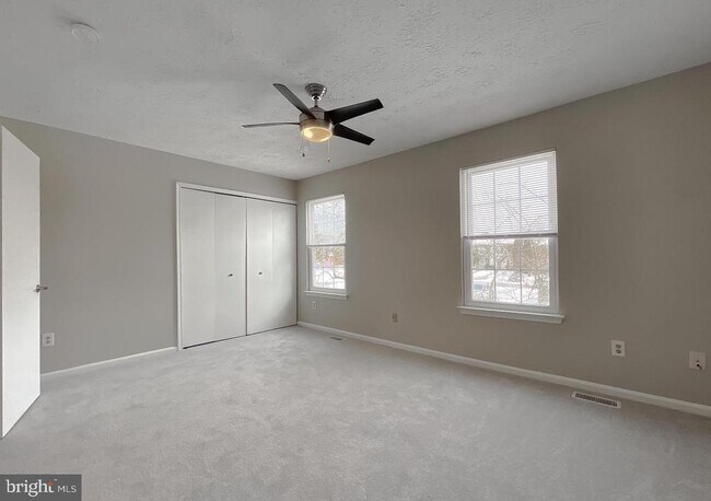 Building Photo - 4232 Drake Ct
