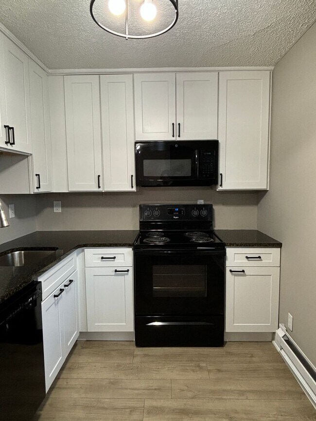 Building Photo - 1338 Barth Ave