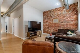 Building Photo - 71 Galapago St