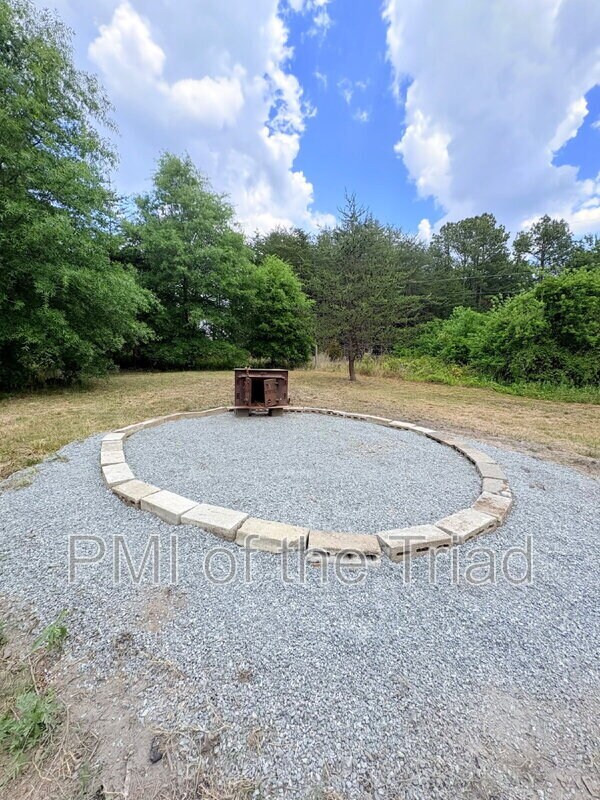 Building Photo - 589 Alvis Ln