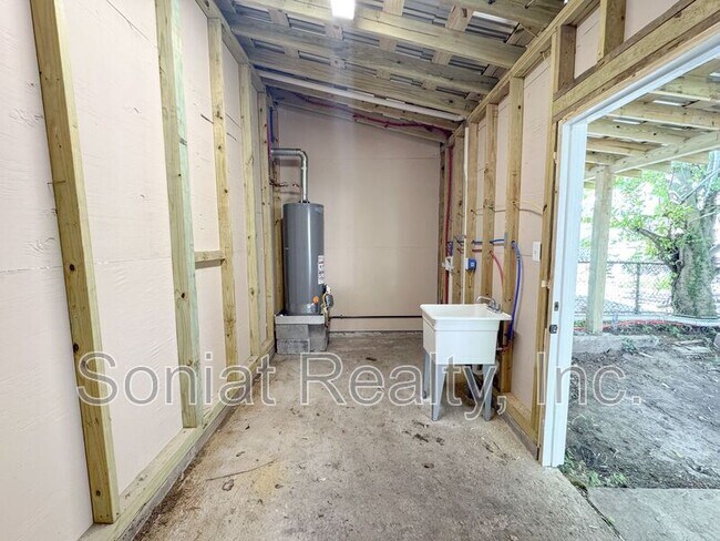 Building Photo - 2632 O'Reilly St