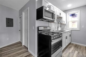 Building Photo - 41 Mariner St