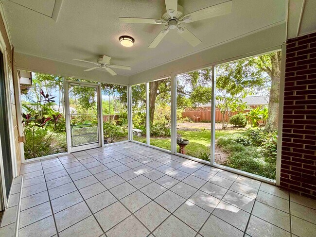 Building Photo - 320 Kenzel Ct
