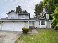 Building Photo - Stylishly Renovated Home with Private Backyard