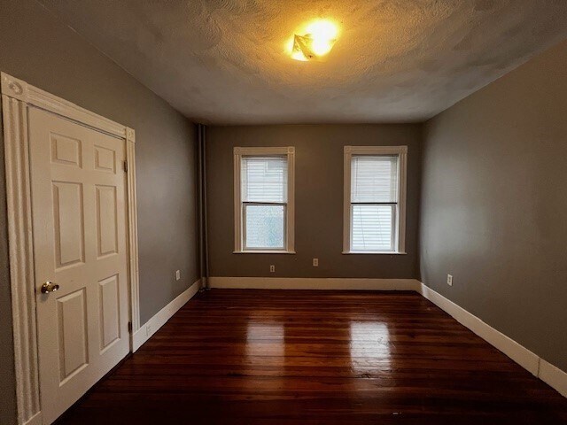 Building Photo - 11 Sunset St