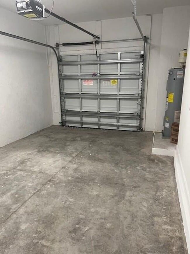 Building Photo - 4393 Hammock Grove Dr