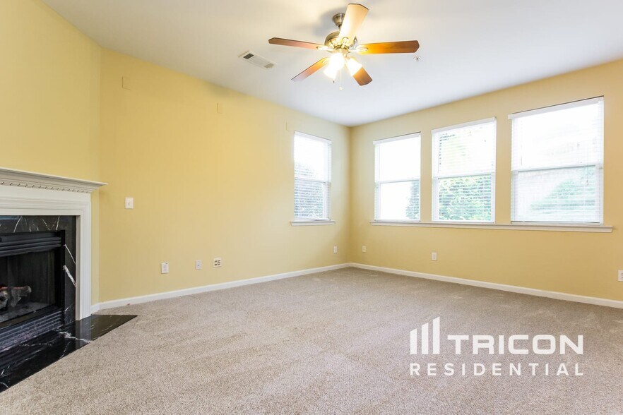 Building Photo - 534 Briarfield Xing NW
