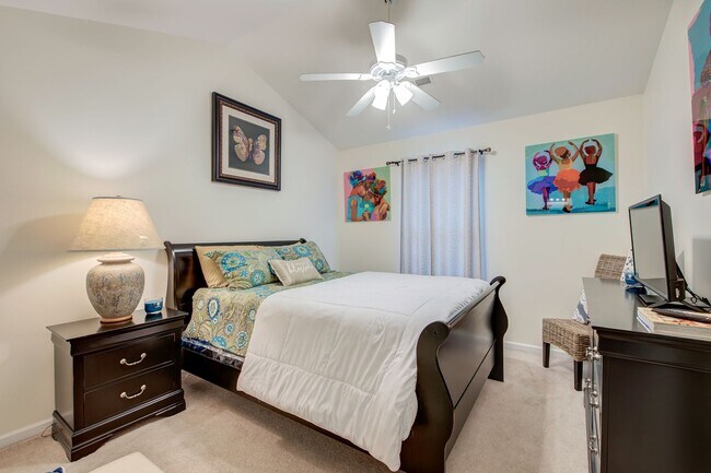 Building Photo - Easy Access to Everything North Charleston Has to Offer
