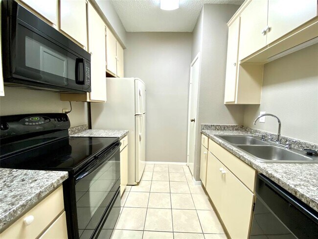 Building Photo - 10049 Westpark Dr