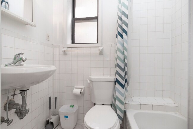 Building Photo - 306-318 East 96th Street-SI ID1032044P