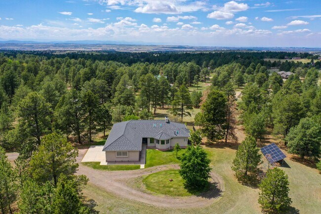 Building Photo - 10503 E Meadow Run
