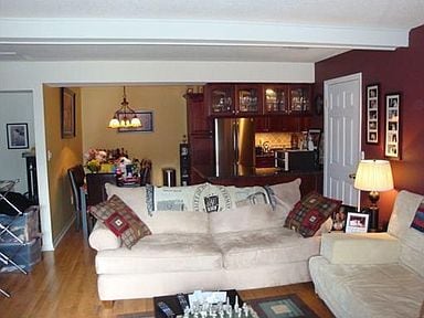 Living1 - 13 Foxtail Ln