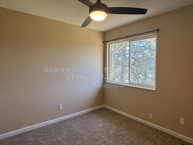 Building Photo - 3823 Windsong Ct