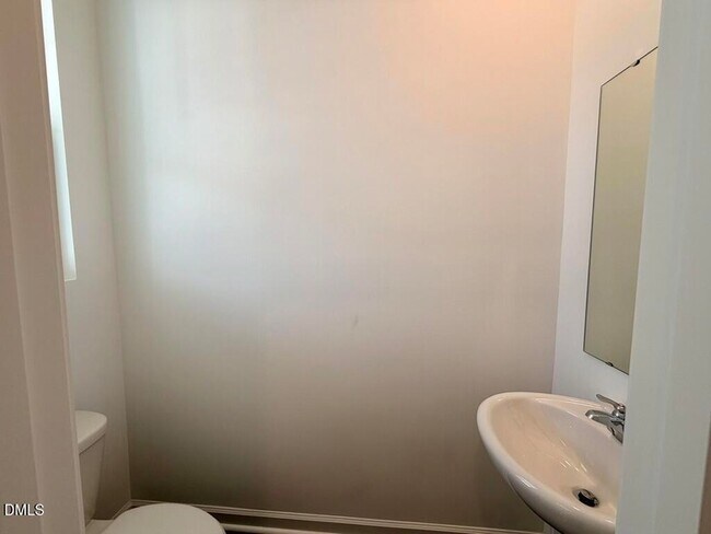 Building Photo - 134 Blossom Fld Wy