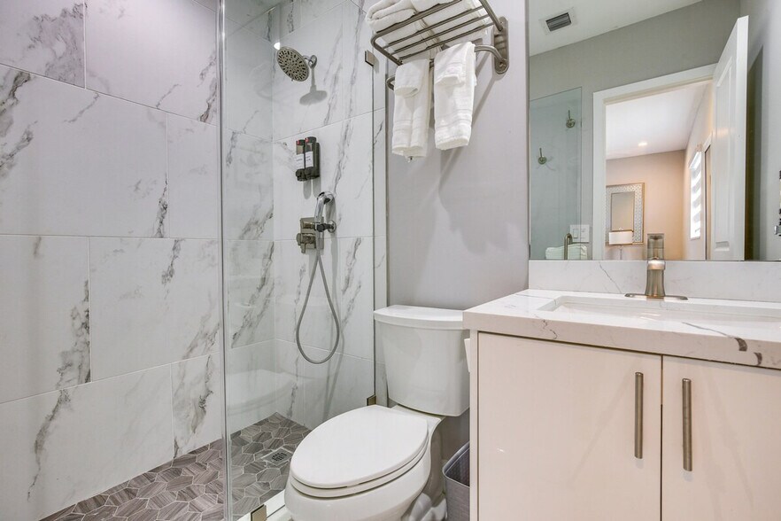 Building Photo - 1371 NW 131st St