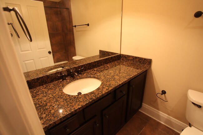 Building Photo - Downtown Auburn Luxury Living – Steps from...