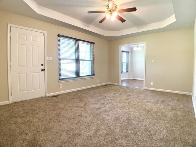 Building Photo - 236 Moncrest Dr