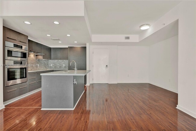 Building Photo - 7825 NW 107th Ave