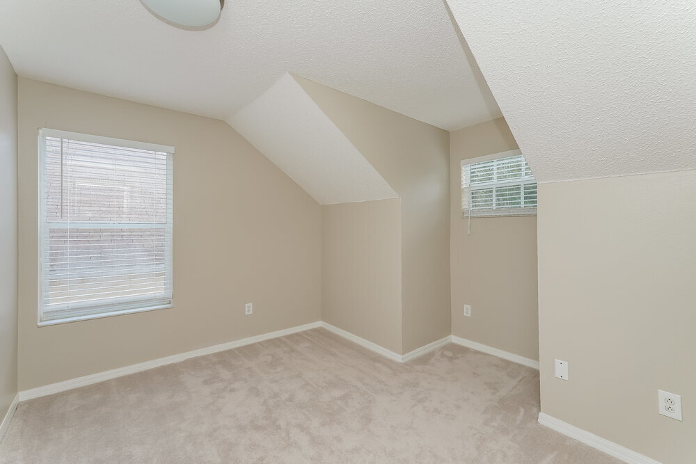 Building Photo - 6637 Summer Haven Dr