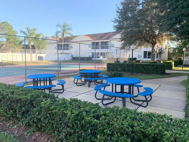 Building Photo - 8836 Coral Palms Ct