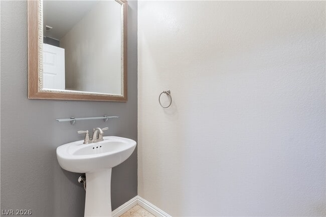 Building Photo - 9526 Vega Carpio Ave