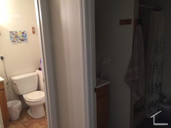 Building Photo - HUGE 4 bed 2 bath_Allston_9/1/26