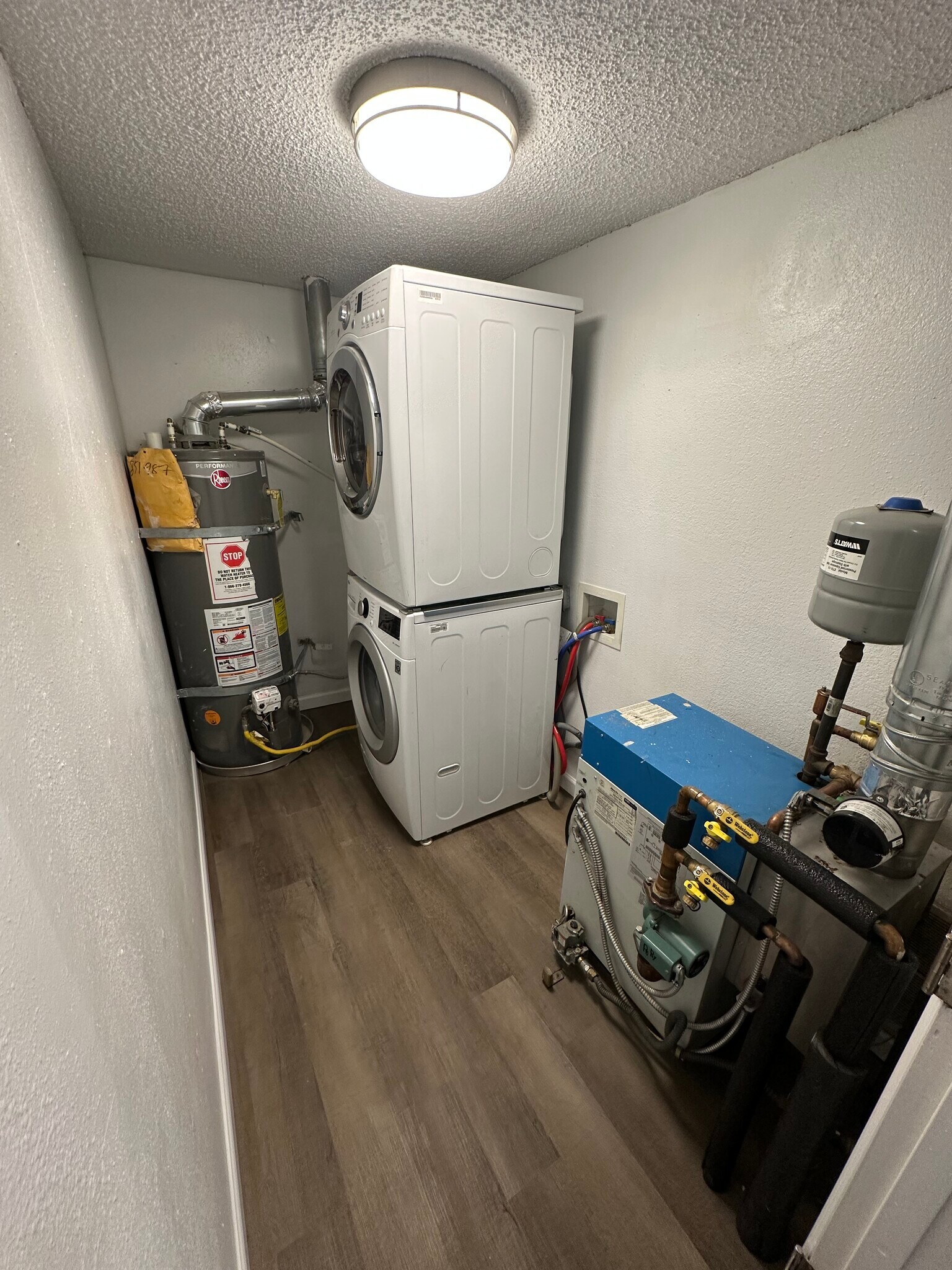 Building Photo - 4504 Juneau St