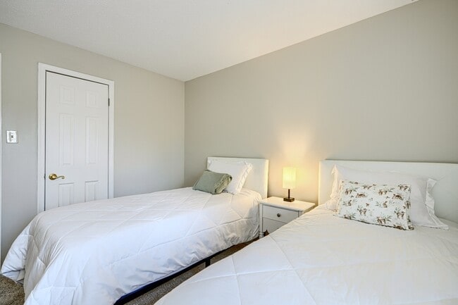 Building Photo - 4820 Dorsey Hall Dr