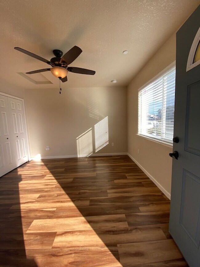 Building Photo - 1956 Sagewood Way