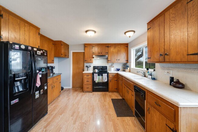 Building Photo - 12707 Leo Ln