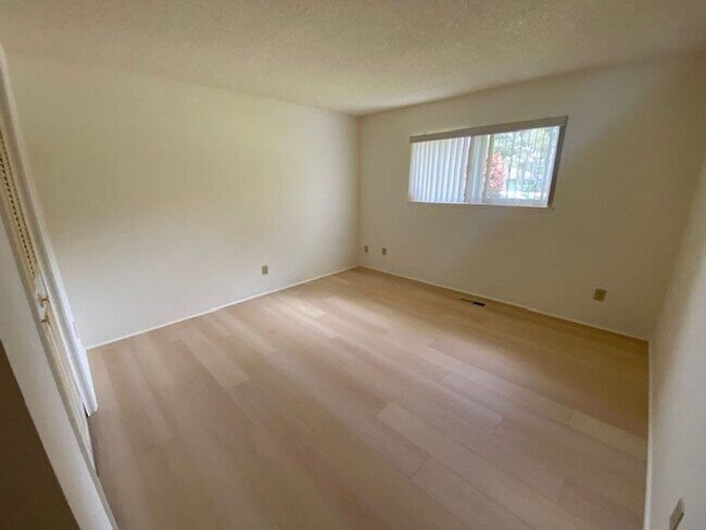 Building Photo - 11755 Tam O'Shanter Dr