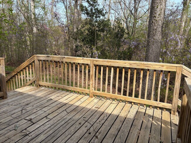 Building Photo - 3 BED, 2 BATH BRICK HOME IN ASHEBORO!