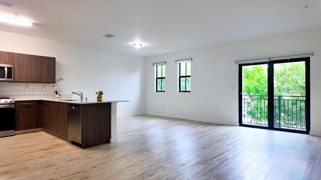 Building Photo - 15540 SW 136th St