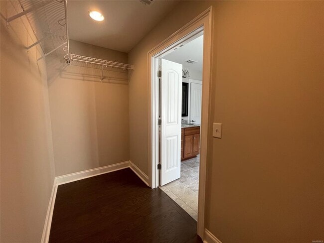 Building Photo - 8926 Braxton Ln