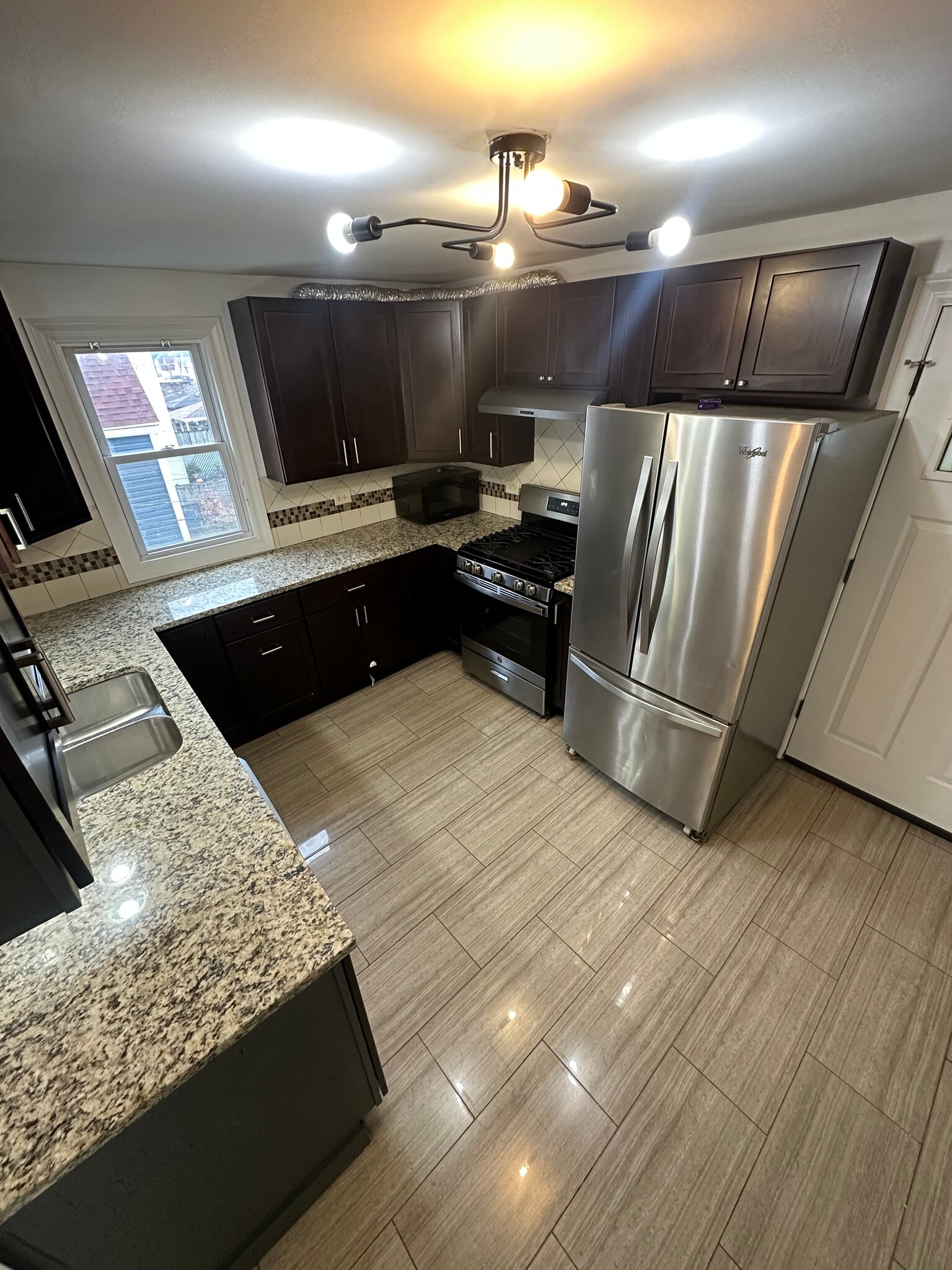 Building Photo - 1928 N Keeler Ave